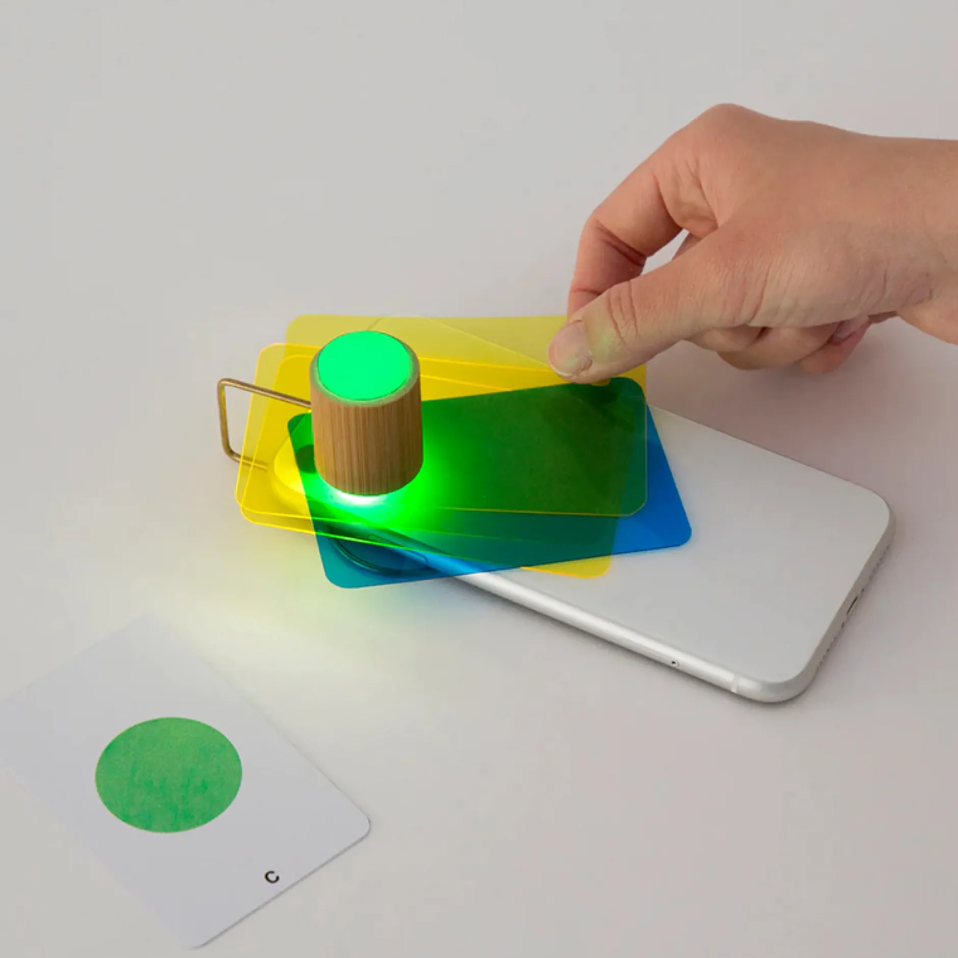 Handy-Farbmischer mit Spielkarten