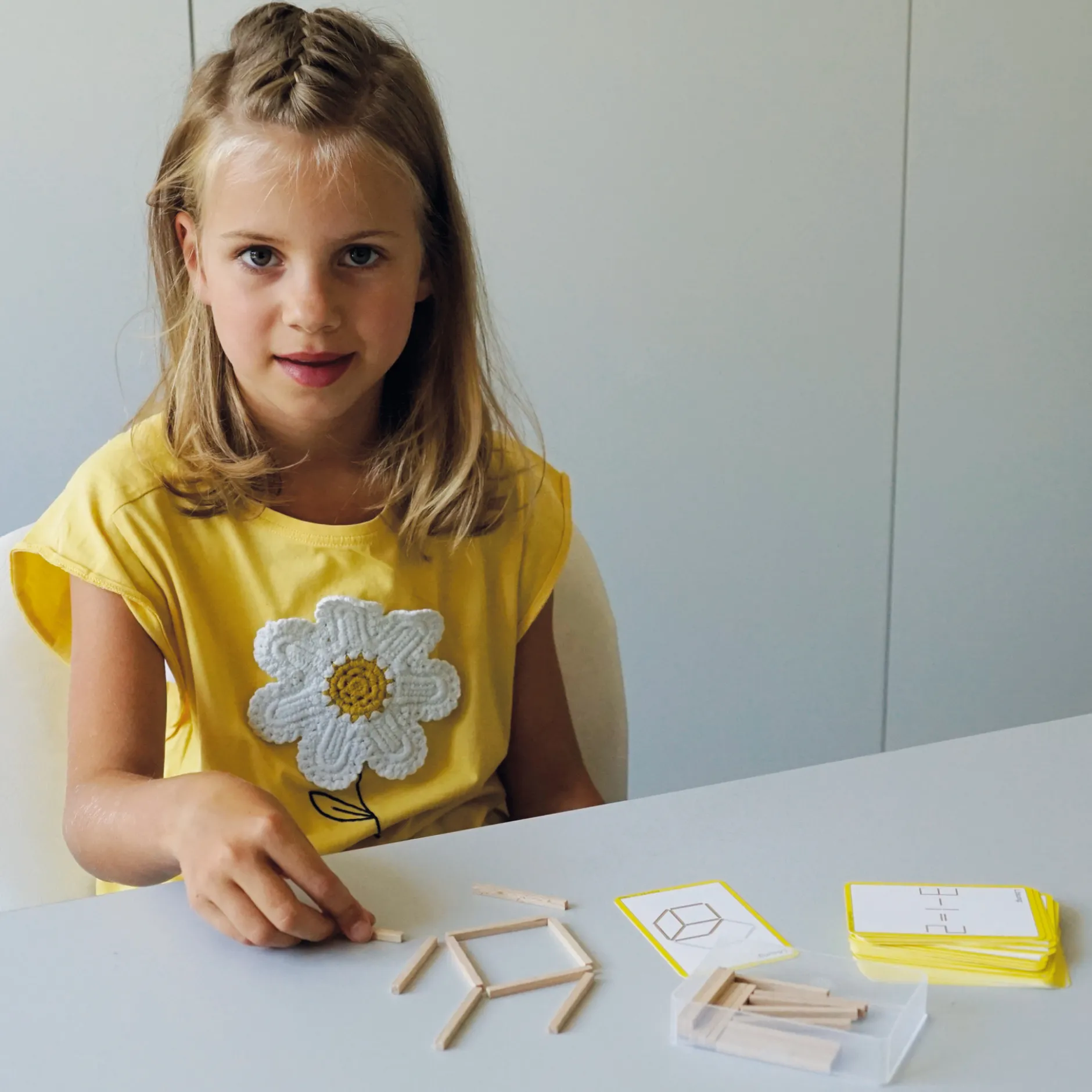 Holz-Stäbchen-Spiel im Etui